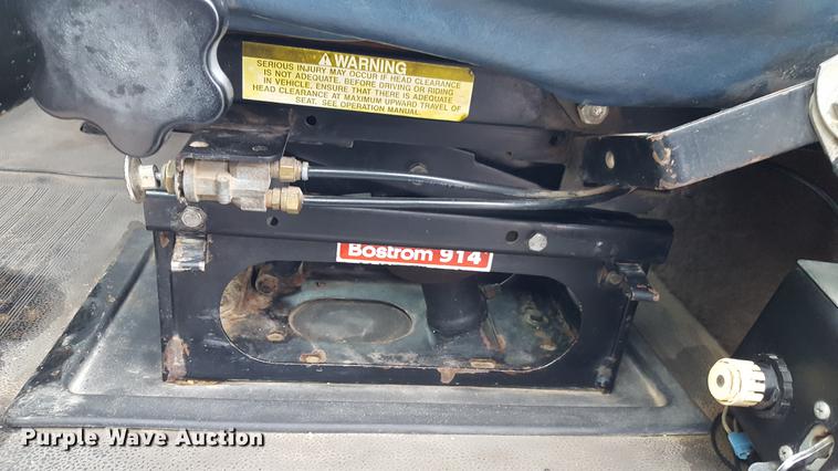 image for item EN9634 1995 International 9400 semi truck