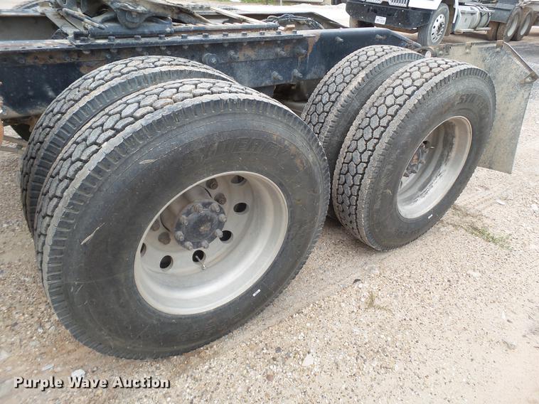 image for item EN9681 2007 Mack CNH613 semi truck