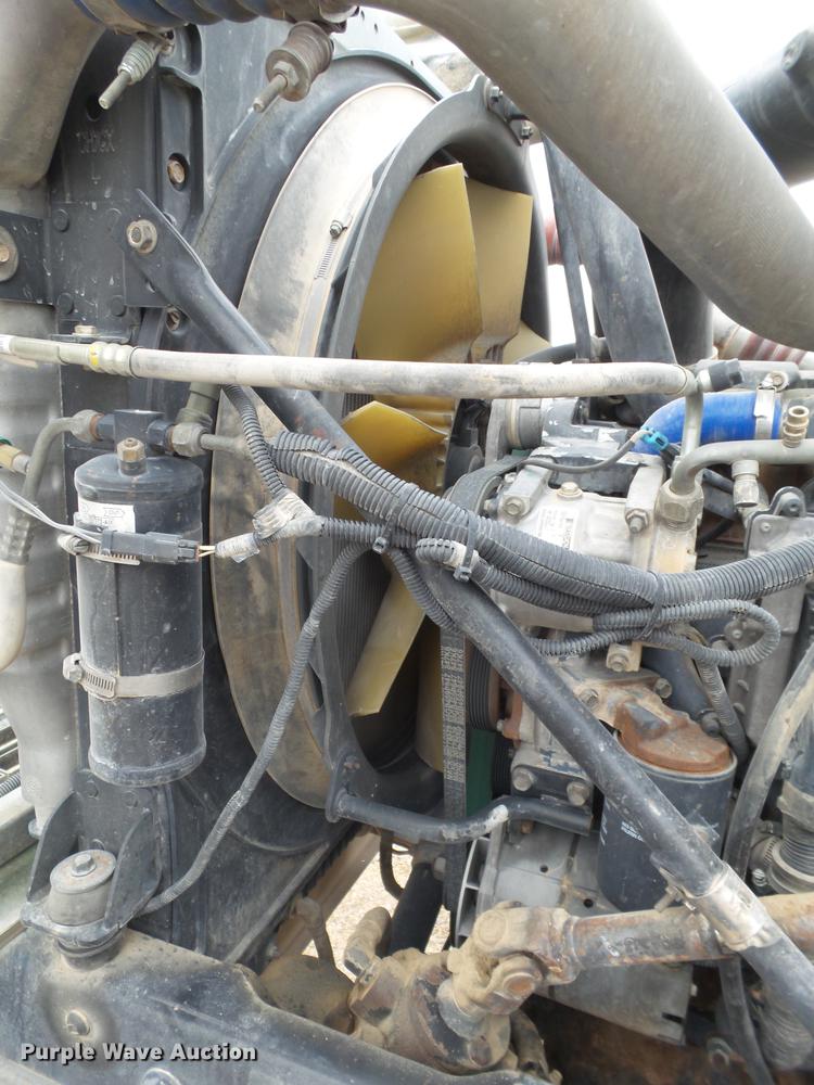 image for item EN9681 2007 Mack CNH613 semi truck