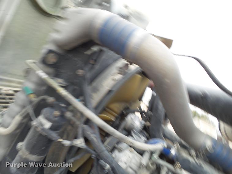 image for item EN9681 2007 Mack CNH613 semi truck