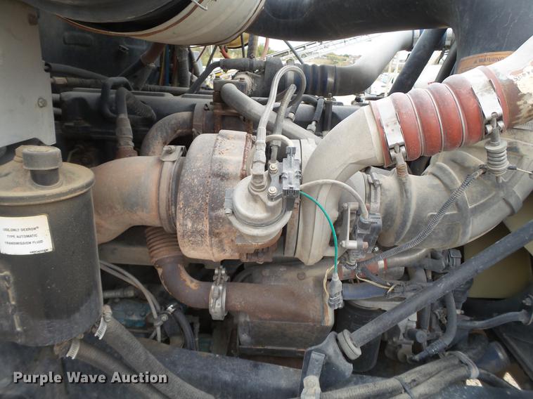 image for item EN9681 2007 Mack CNH613 semi truck