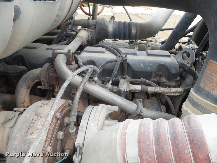 image for item EN9681 2007 Mack CNH613 semi truck