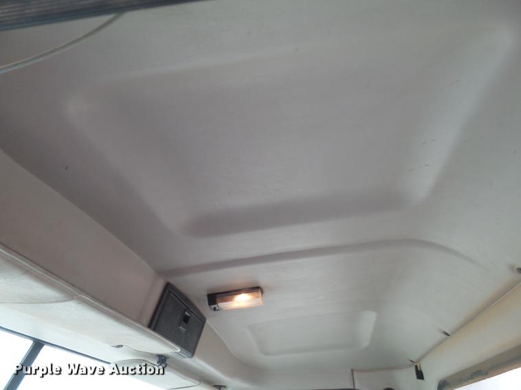 image for item EN9681 2007 Mack CNH613 semi truck