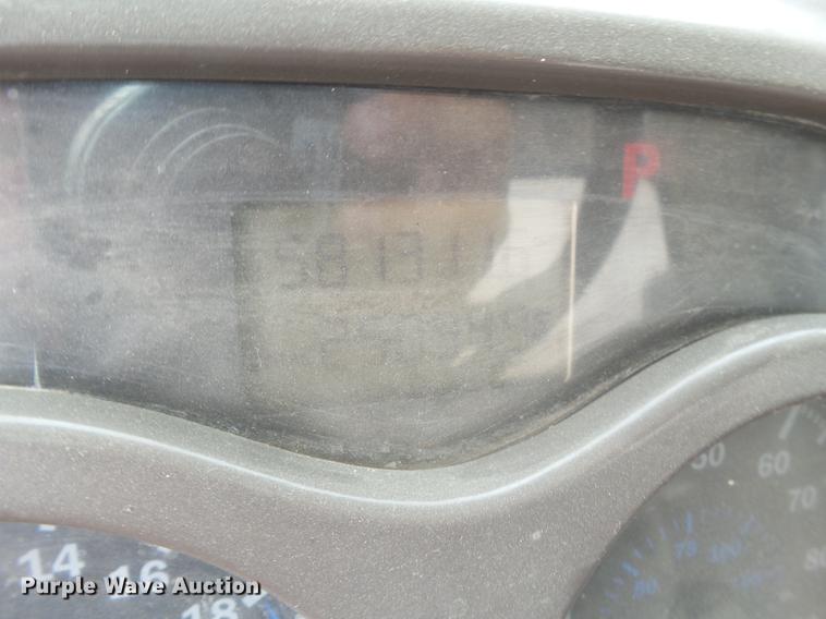 image for item EN9681 2007 Mack CNH613 semi truck