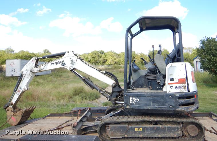 image for item EO9662 2015 Bobcat E32 mini excavator