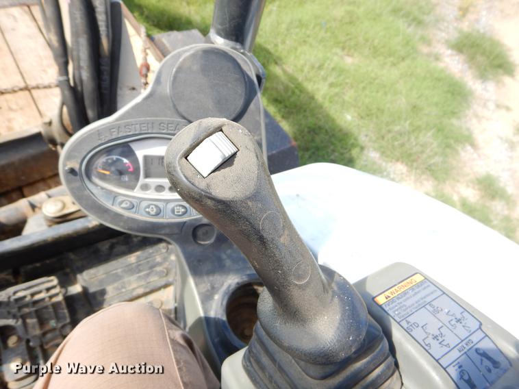 image for item EO9662 2015 Bobcat E32 mini excavator