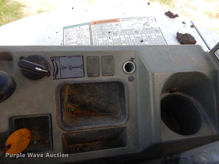 image for item EO9662 2015 Bobcat E32 mini excavator