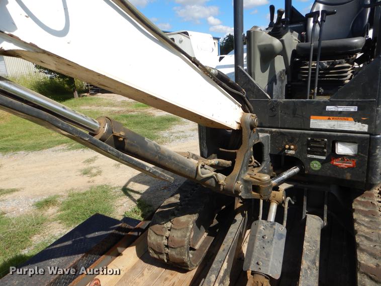 image for item EO9662 2015 Bobcat E32 mini excavator
