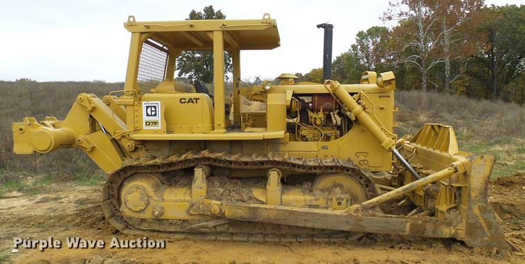 image for item EP9788 Caterpillar D7F military dozer
