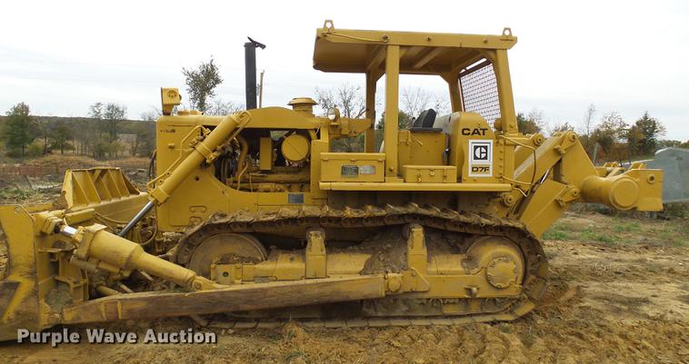 image for item EP9788 Caterpillar D7F military dozer