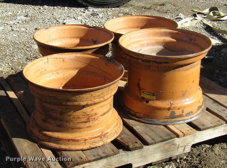 image for item EU9153 (4) Case skid steer tires and wheels