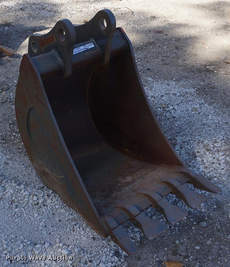 image for item EU9177 24"W backhoe bucket
