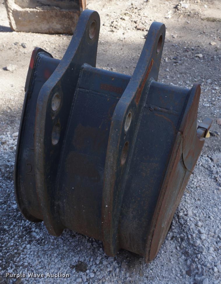 image for item EU9177 24"W backhoe bucket