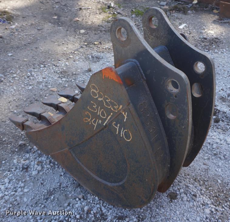 image for item EU9177 24"W backhoe bucket