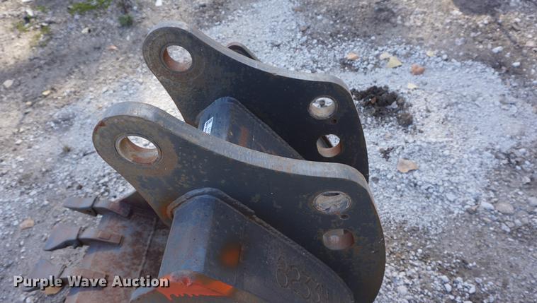 image for item EU9177 24"W backhoe bucket