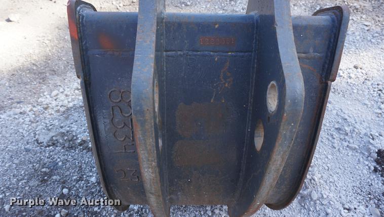 image for item EU9177 24"W backhoe bucket