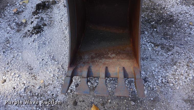 image for item EU9177 24"W backhoe bucket