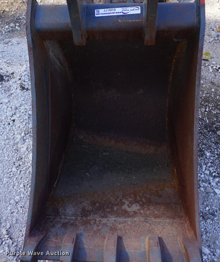 image for item EU9177 24"W backhoe bucket