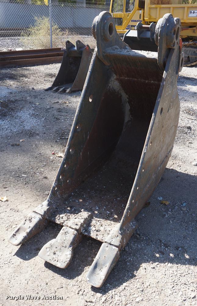 image for item EU9178 Caterpillar 24"W excavator bucket