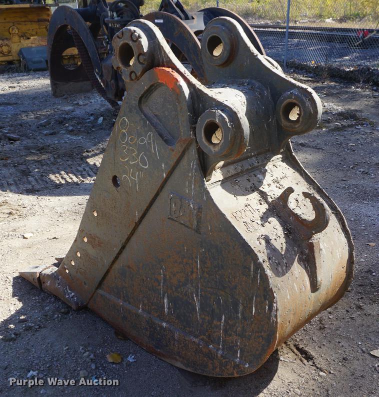 image for item EU9178 Caterpillar 24"W excavator bucket