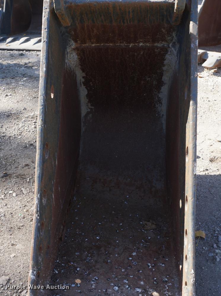 image for item EU9178 Caterpillar 24"W excavator bucket