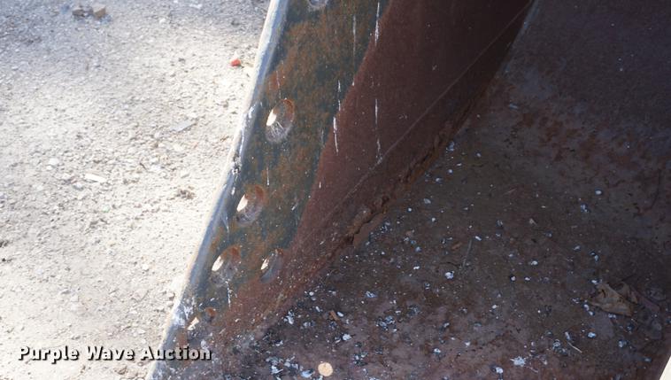 image for item EU9178 Caterpillar 24"W excavator bucket