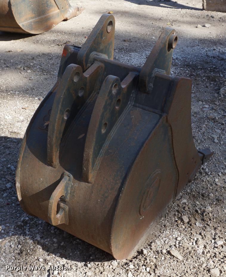 image for item EU9179 CF 24"W backhoe bucket
