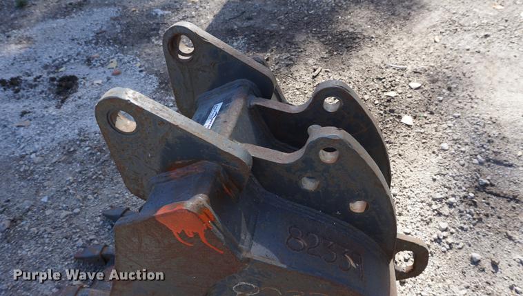 image for item EU9179 CF 24"W backhoe bucket