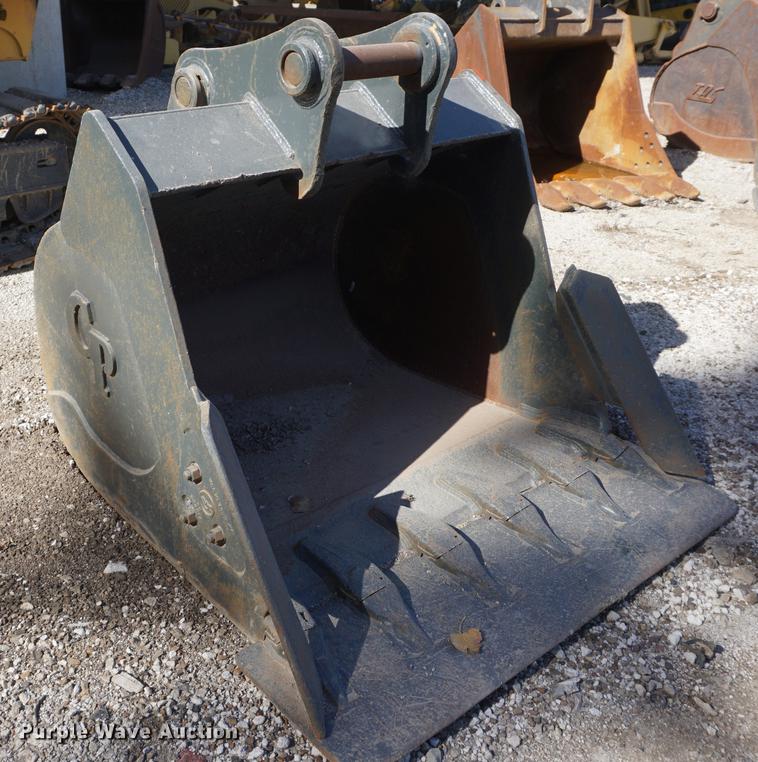 image for item EU9180 CP 54"W excavator bucket
