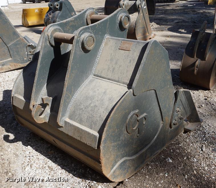 image for item EU9180 CP 54"W excavator bucket