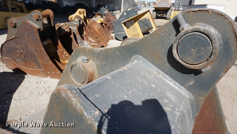 image for item EU9181 CF 60"W excavator bucket