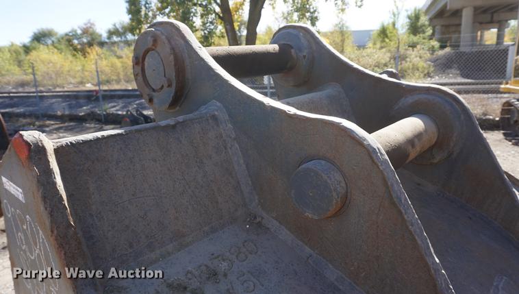 image for item EU9181 CF 60"W excavator bucket