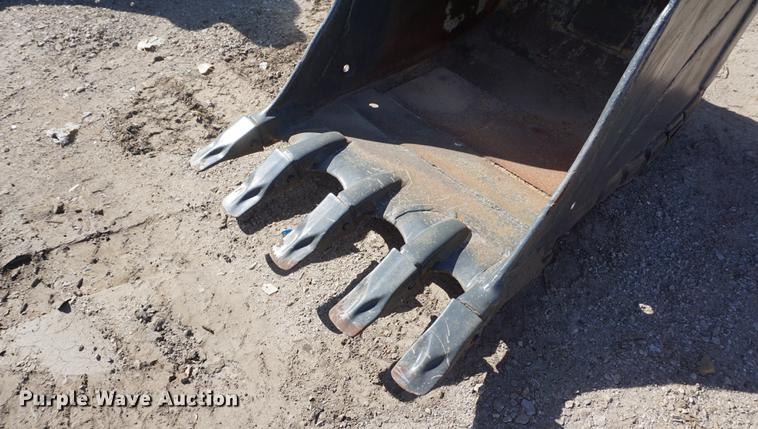 image for item EU9182 40"W excavator bucket