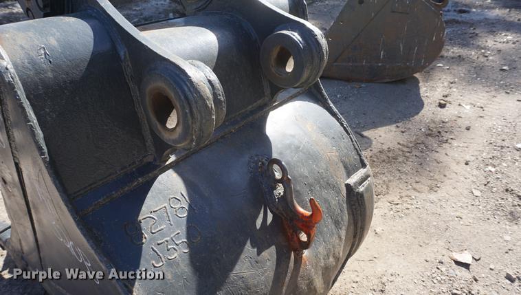 image for item EU9182 40"W excavator bucket