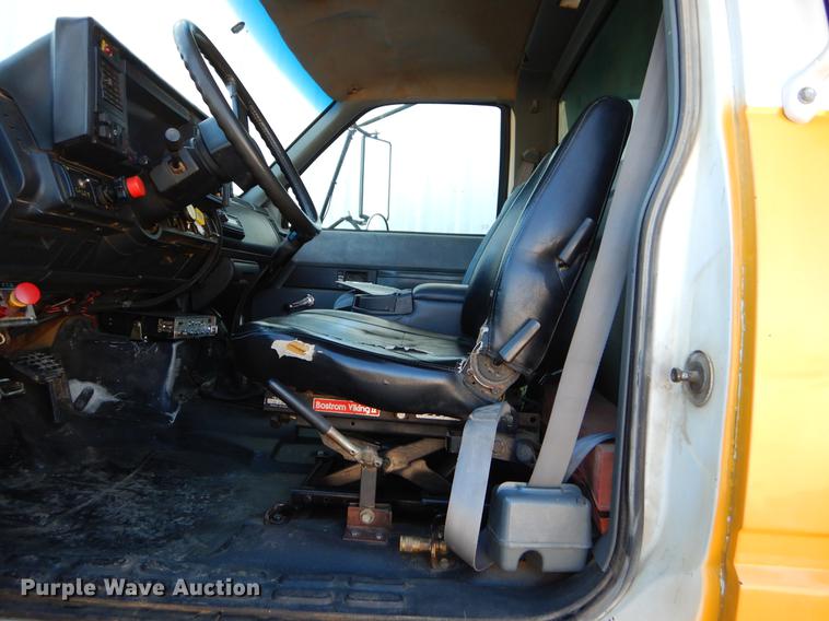 image for item EW9506 1990 GMC C6000 dump truck