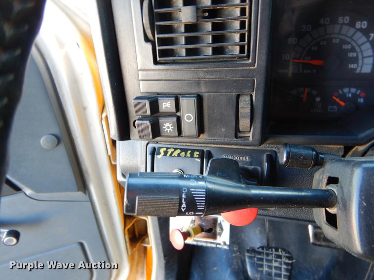 image for item EW9506 1990 GMC C6000 dump truck