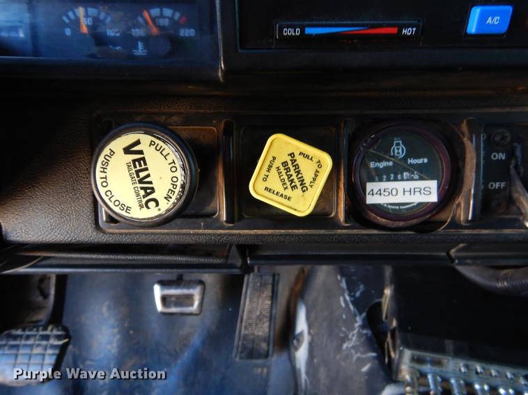 image for item EW9506 1990 GMC C6000 dump truck