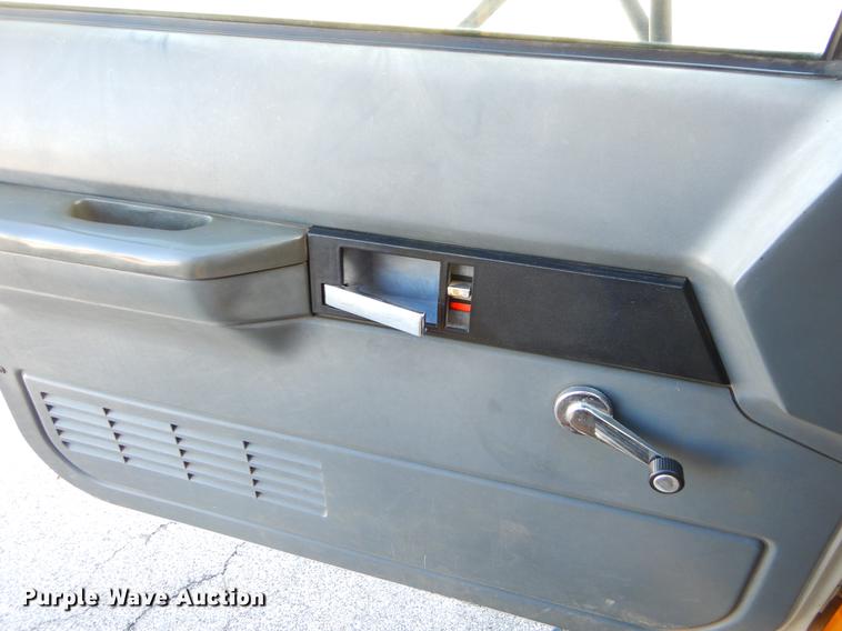 image for item EW9506 1990 GMC C6000 dump truck