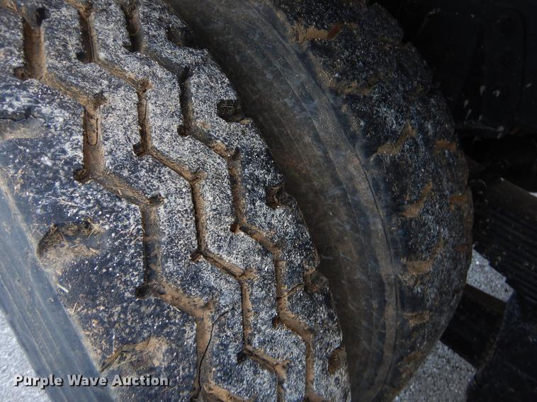 image for item EW9506 1990 GMC C6000 dump truck