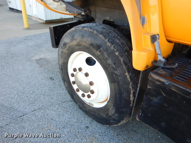 image for item EW9506 1990 GMC C6000 dump truck