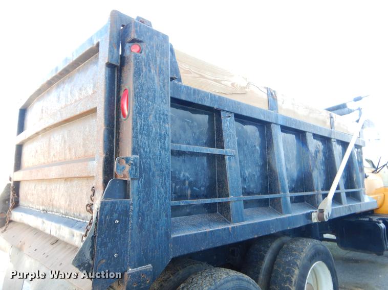 image for item EW9506 1990 GMC C6000 dump truck