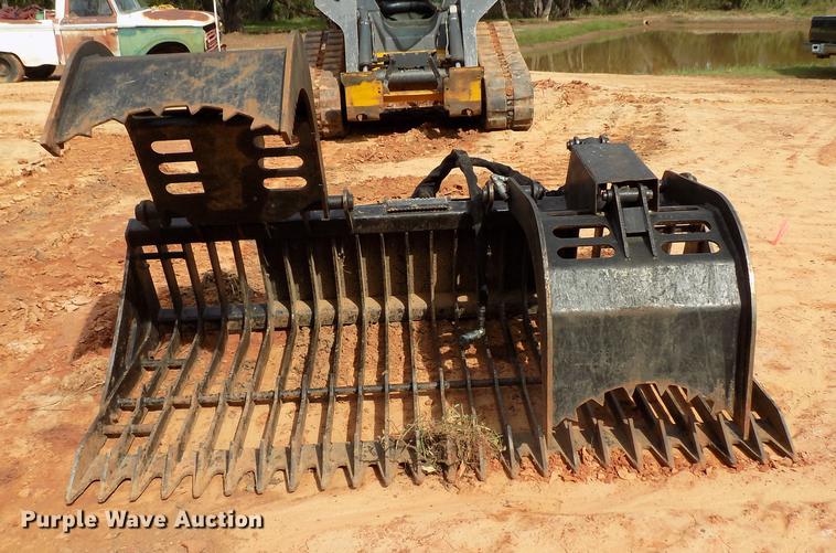 image for item FQ9054 Prime Rock & Brush skid steer grapple bucket