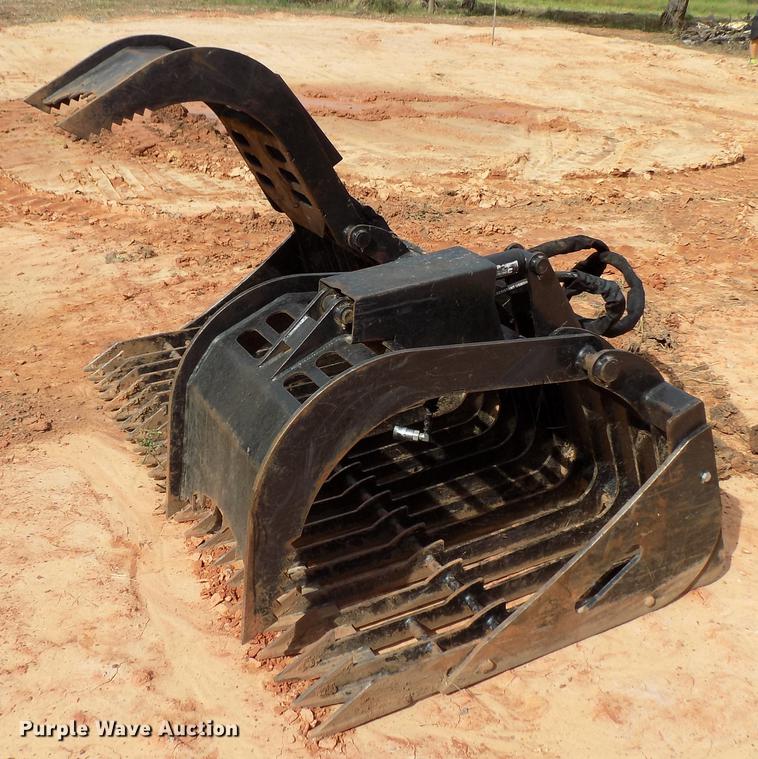 image for item FQ9054 Prime Rock & Brush skid steer grapple bucket