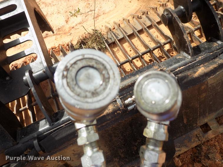 image for item FQ9054 Prime Rock & Brush skid steer grapple bucket