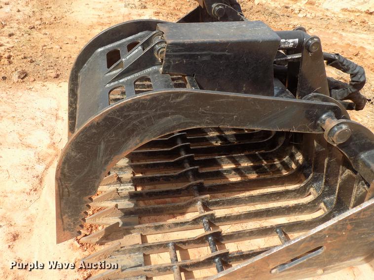 image for item FQ9054 Prime Rock & Brush skid steer grapple bucket