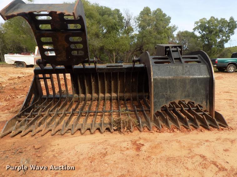 image for item FQ9054 Prime Rock & Brush skid steer grapple bucket