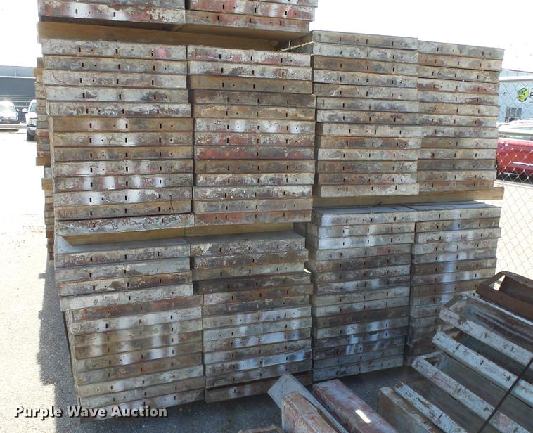 image for item FQ9436 Approximately 875 concrete forms