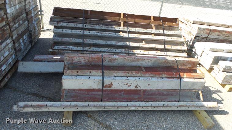 image for item FQ9436 Approximately 875 concrete forms