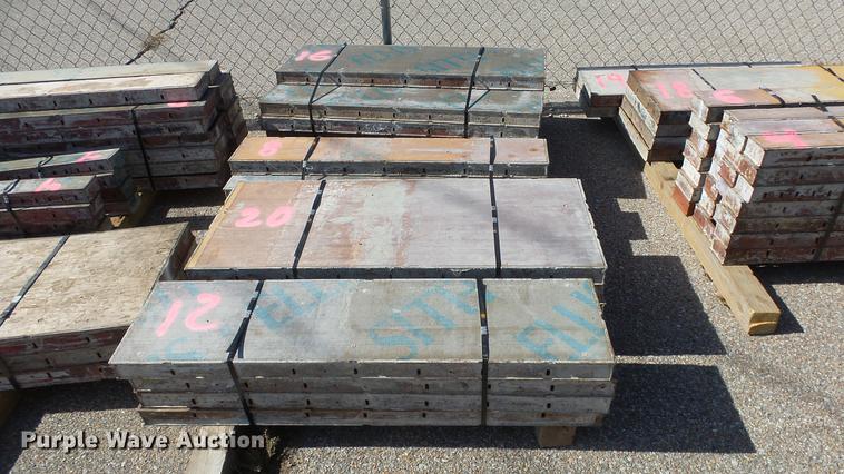 image for item FQ9436 Approximately 875 concrete forms