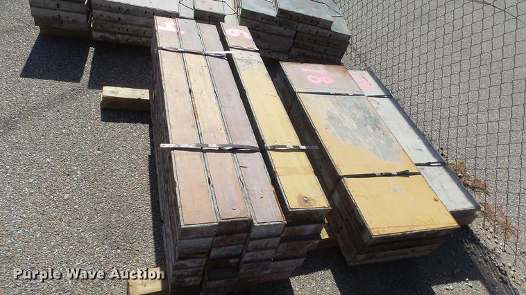 image for item FQ9436 Approximately 875 concrete forms